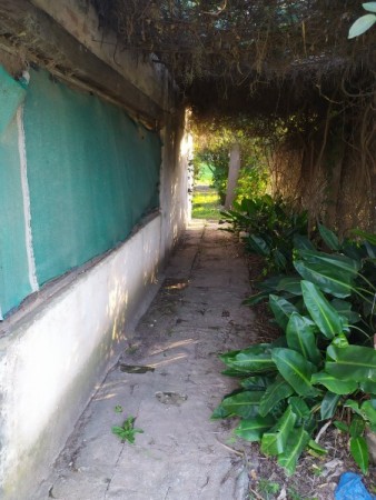 Casa a refaccionar Fighiera (Playa Azul) con lote amplio